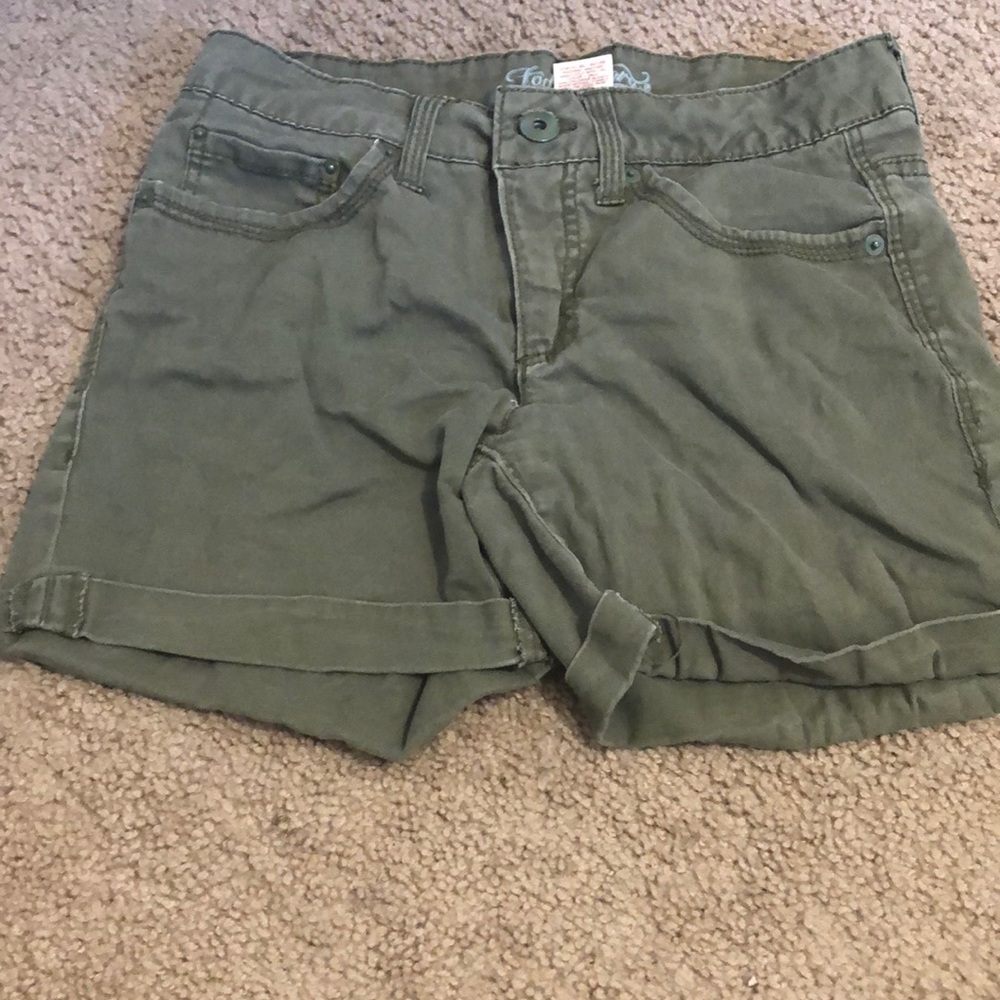 Shorts - Picture 2 of 4